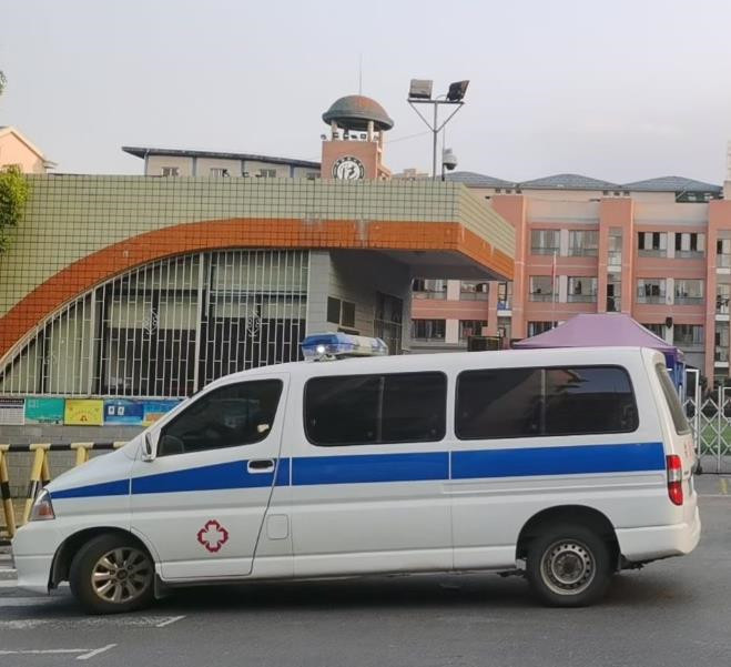 西沙救护车出租护送骨折病人一公里多少钱